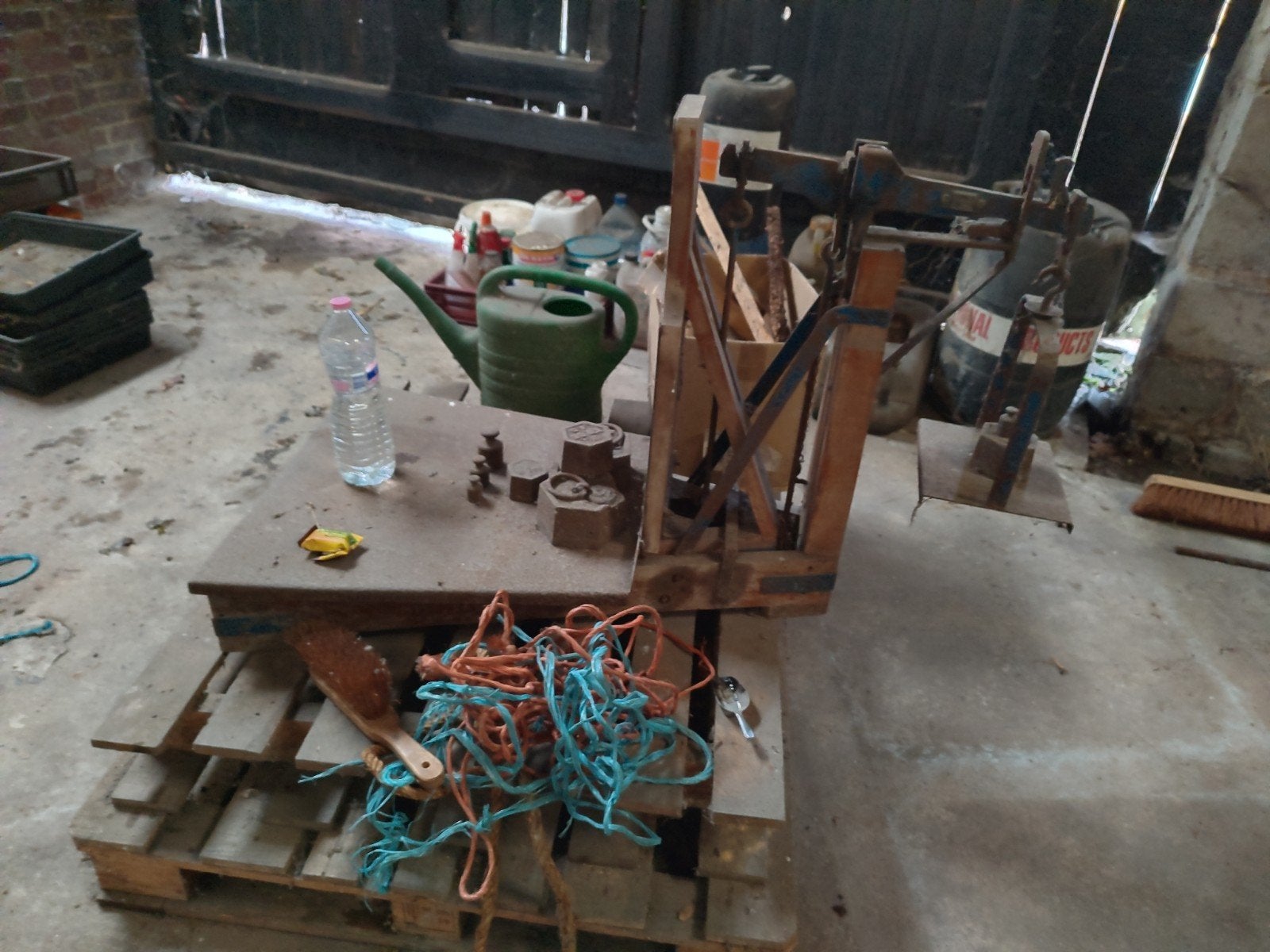Weegschaal met gewichten, Antiek en Kunst, Antiek | Gereedschap en Instrumenten, Ophalen of Verzenden