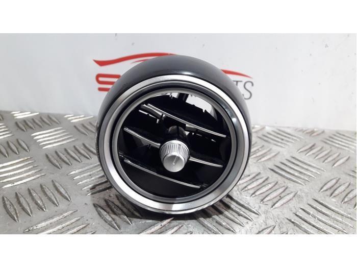 Grille aération tableau de bord d'un Mercedes GLC-Klasse, 3 mois de garantie, Utilisé, -, -