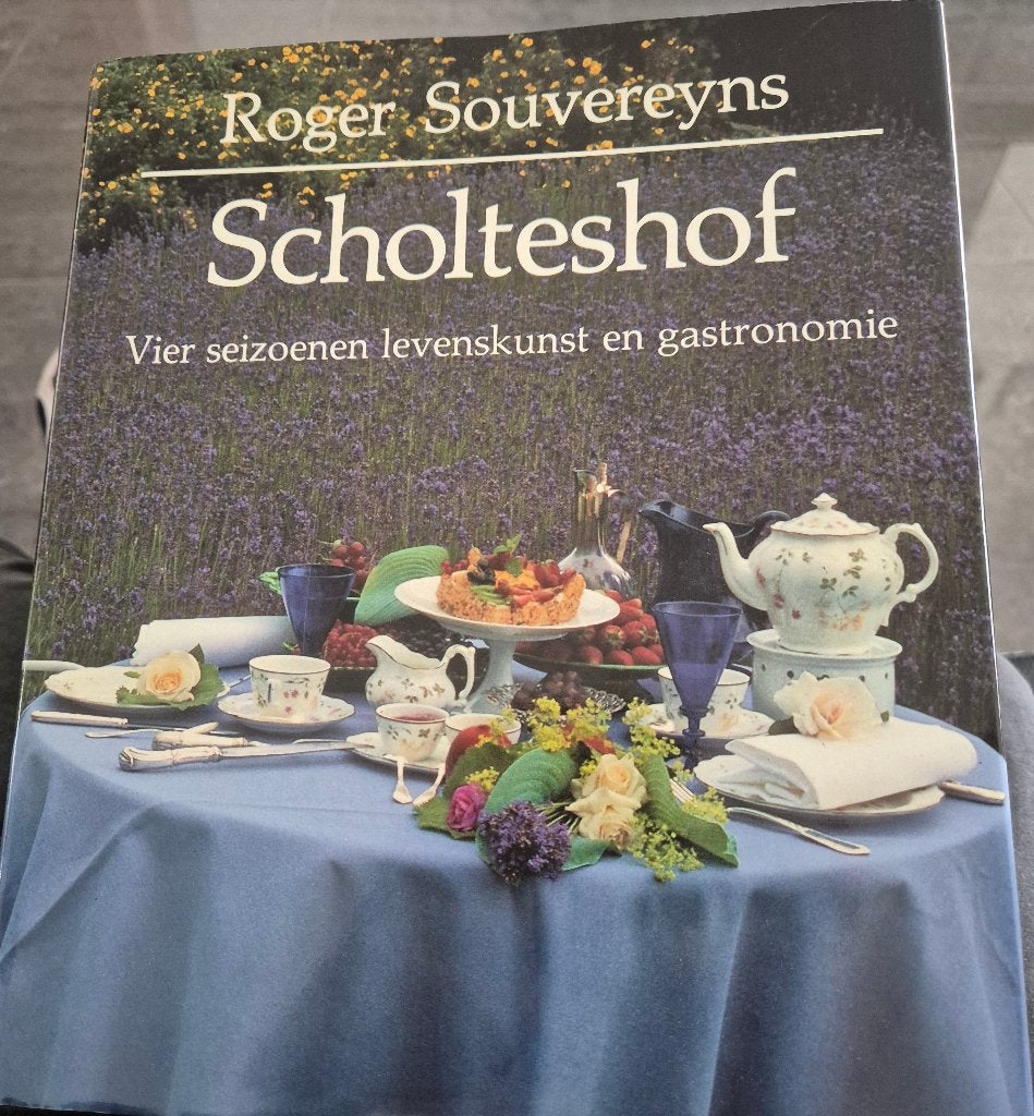Livre de cuisine de Roger Souvereyns, Enlèvement, Comme neuf, Lannoo Van Dishoeck, Pays-Bas et Belgique