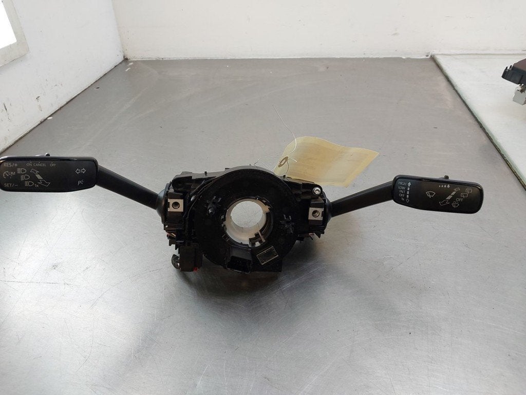COMBISCHAKELAAR STUUR Volkswagen Polo VI (AW1), Gebruikt, Volkswagen