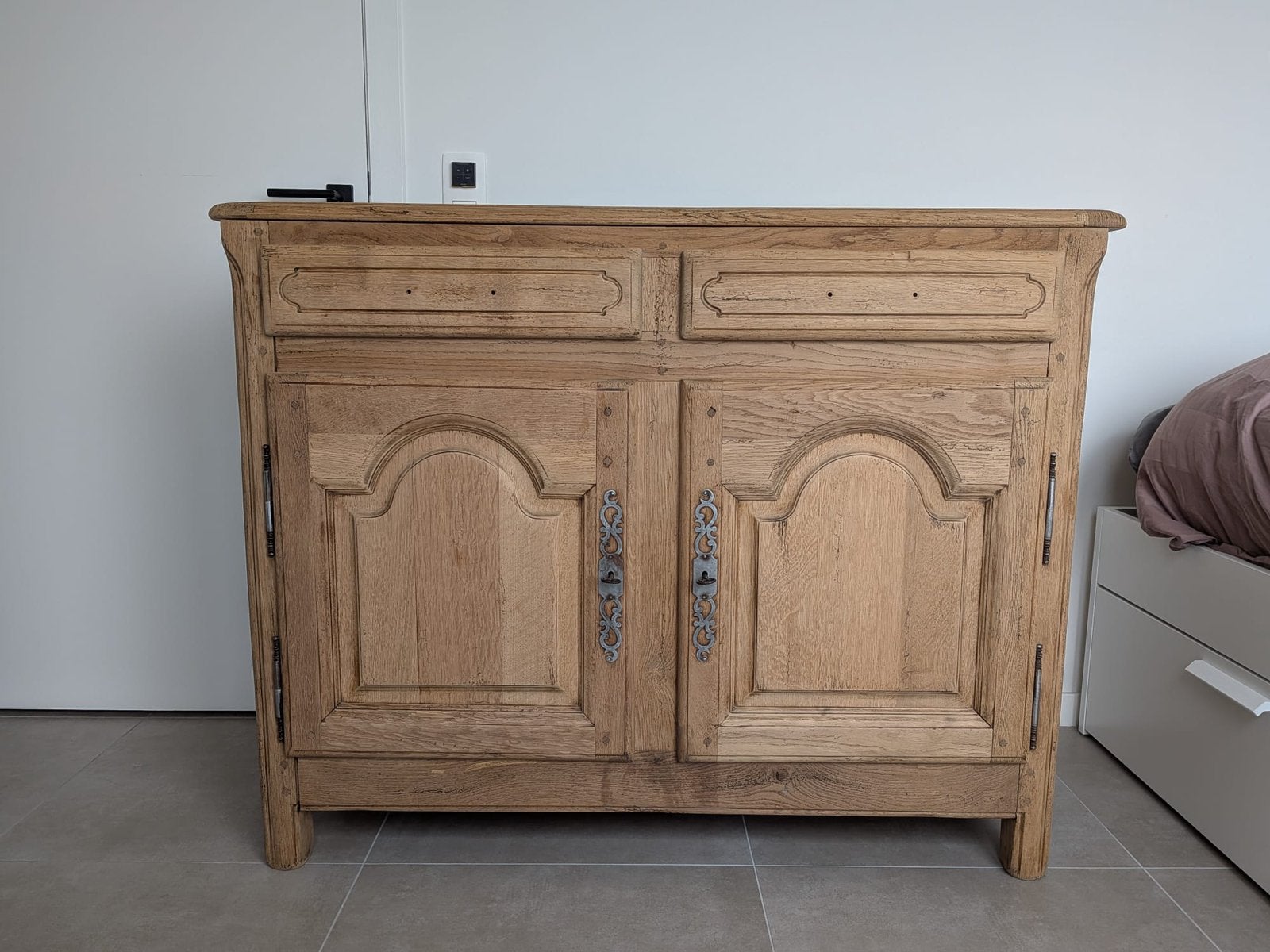 Massief houten buffetkast / dressoir – volledig afgeschuurd, Ophalen, Gebruikt, 100 tot 150 cm, Met lade(s)