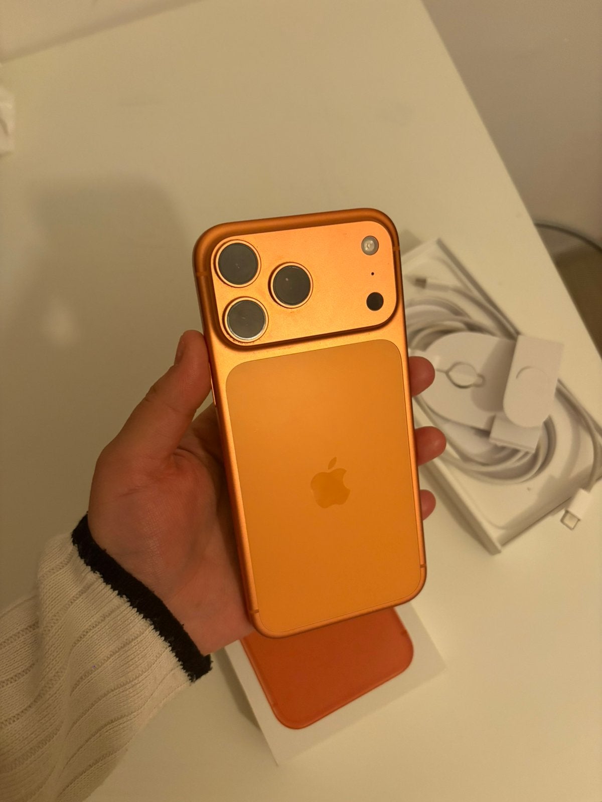 Iphone 17 pro max, Telecommunicatie, Mobiele telefoons | Hoesjes en Screenprotectors | Apple iPhone, Ophalen of Verzenden, Zo goed als nieuw