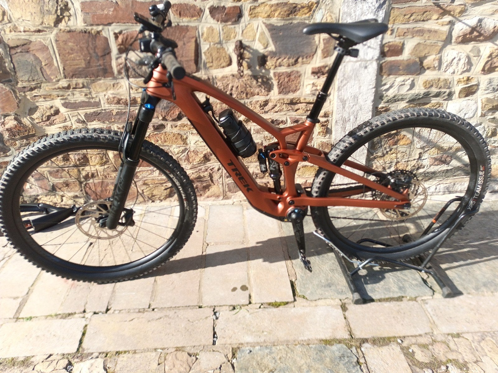 VTT Trek Fuel EXe 9.7 carbone tout suspendu, électrique de, Enlèvement