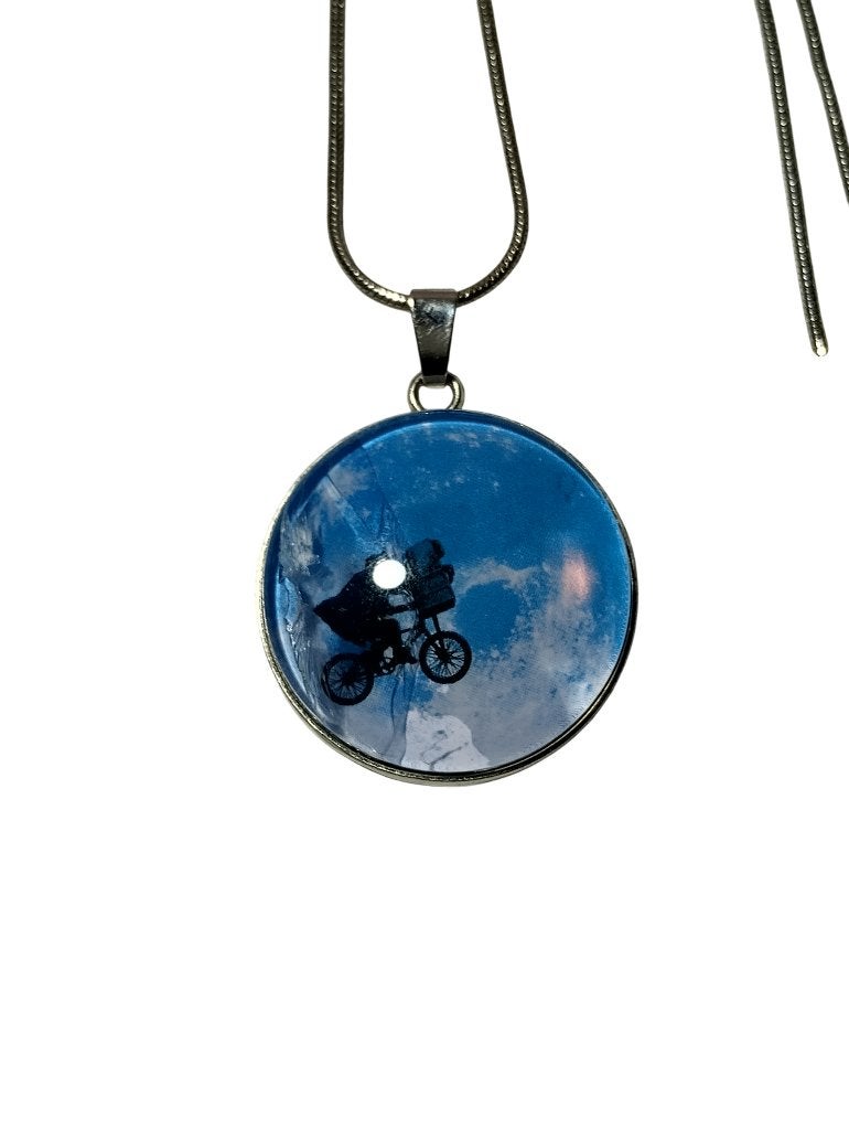 Pendentif E.T. (cassé - vendu sans chaine), Bijoux, Sacs & Beauté, Colliers, Avec pendentif, Enlèvement, Utilisé, Autres matériaux