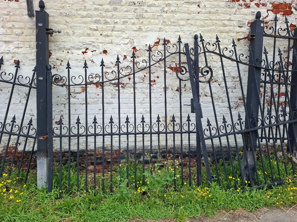 smeedijzer poort met hekwerk, Ophalen, Met poort, Zo goed als nieuw, Sierhekwerk