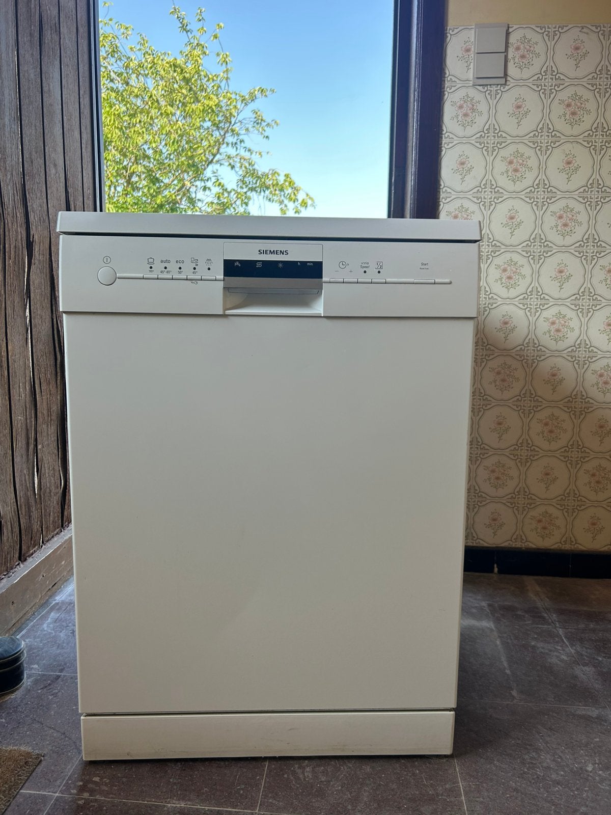 Goed werkende vaatwasmachine 5 jaar oud Siemens, Elektronische apparatuur, Ophalen, Gebruikt, Minder dan 85 cm, 45 tot 60 cm