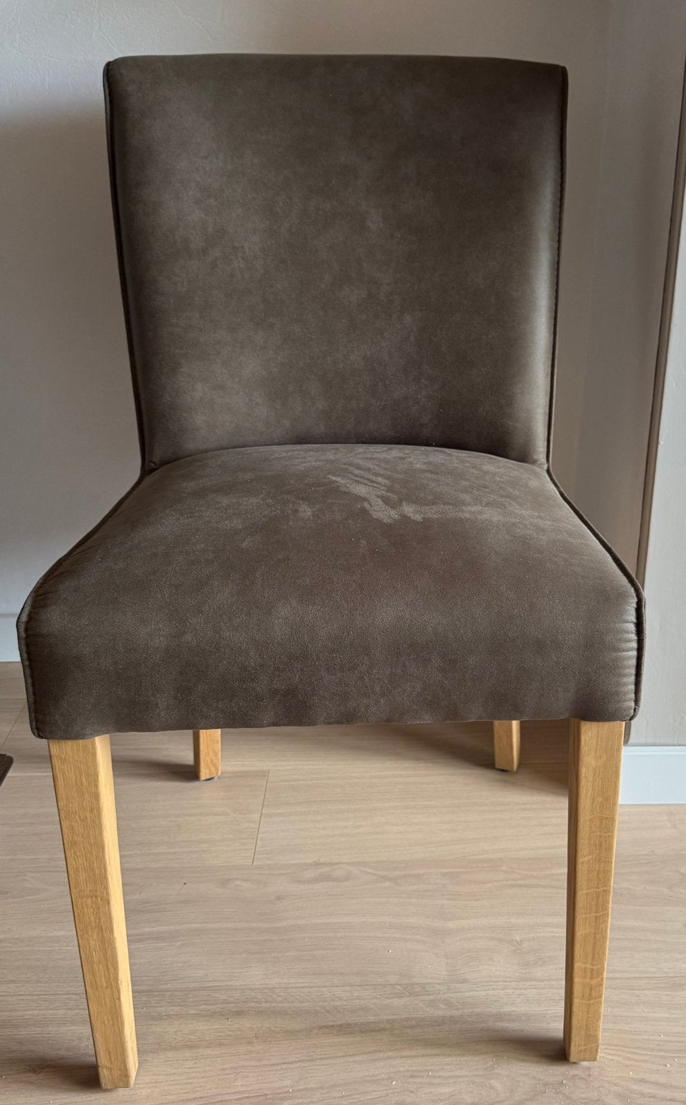2 eetkamer stoelen in alcantara, Ophalen, Zo goed als nieuw, Leer