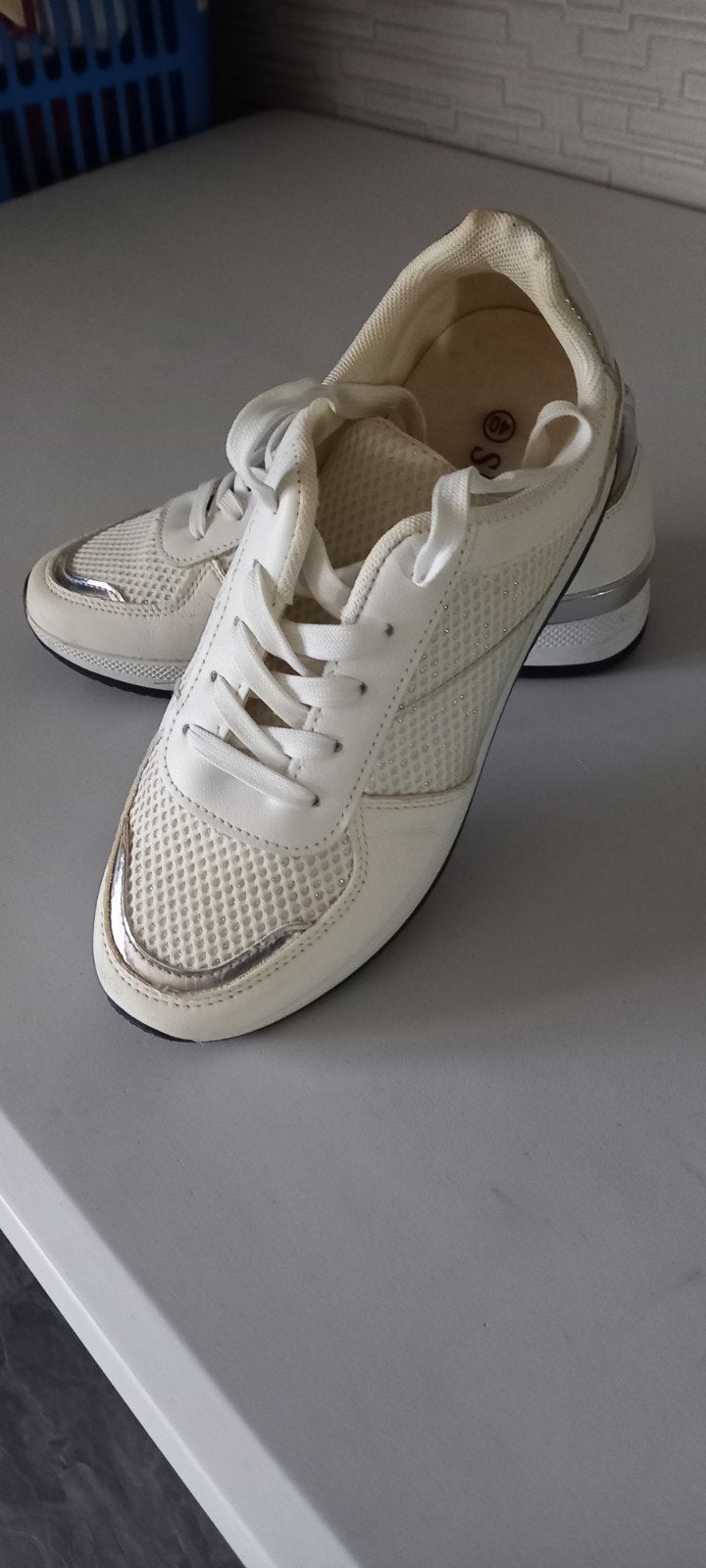 prachtige sneakers maat 40, Ophalen of Verzenden, Sneakers