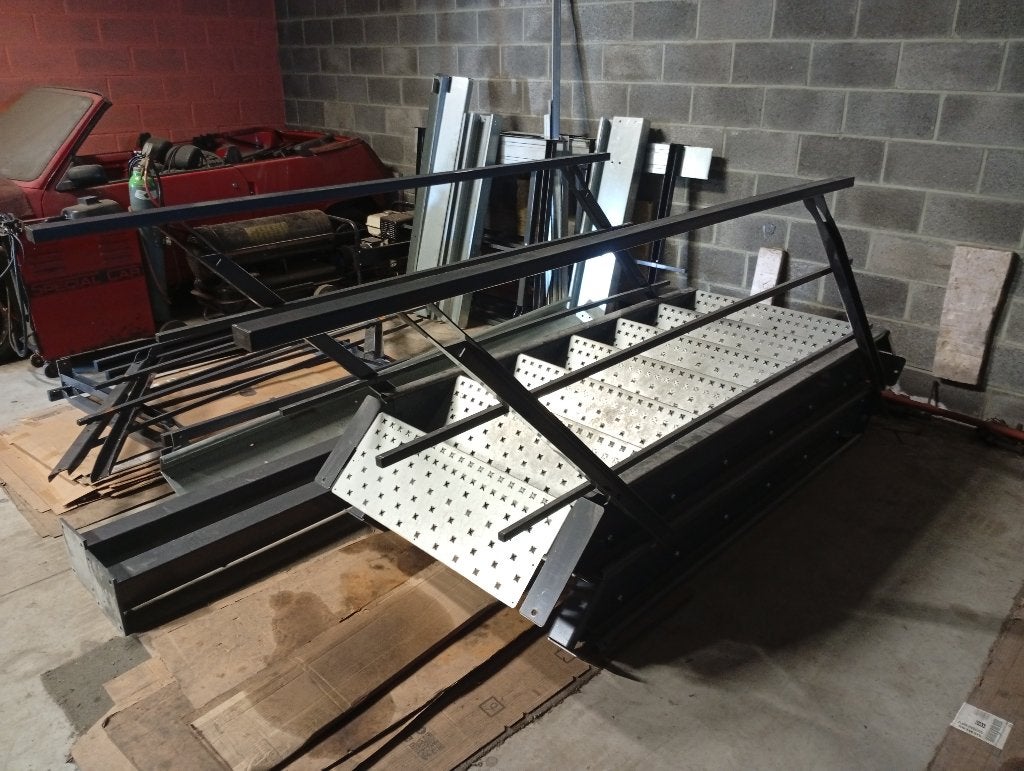 Metalen trap, Ophalen, Zo goed als nieuw, Trap, 4 meter of meer