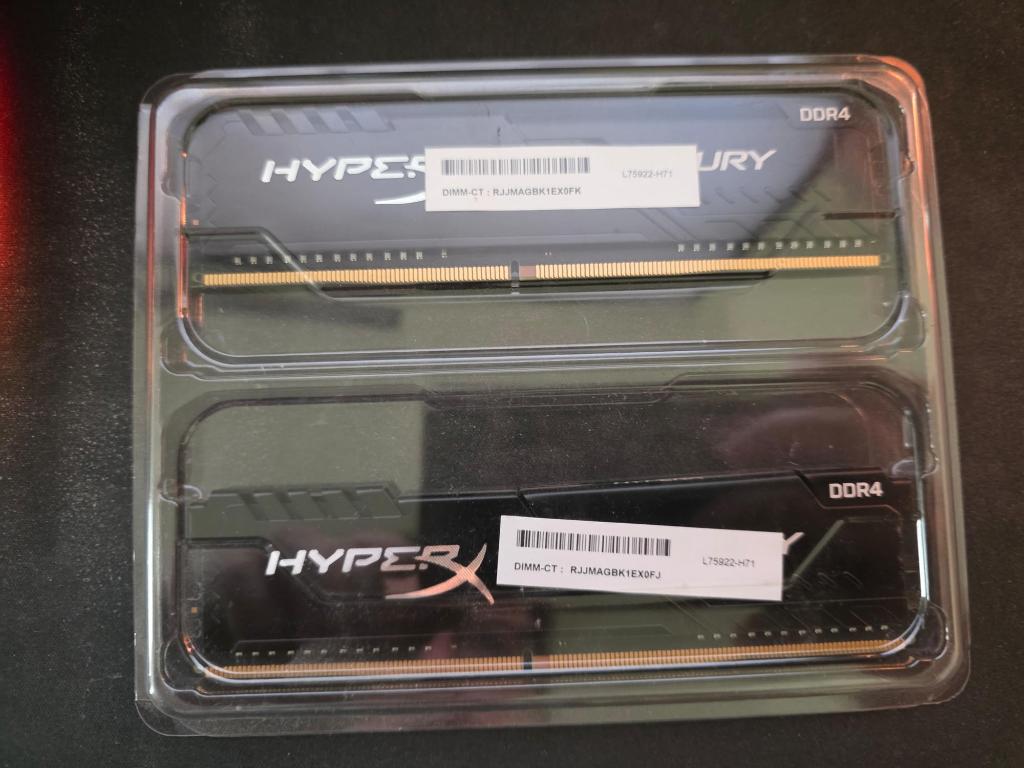 Barrette RAM HyperX 8 Go DDR4 3200 MHz XMP x2, DDR4, 8 GB, Enlèvement, Utilisé
