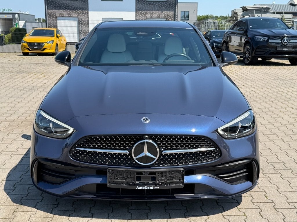Mercedes Benz C200, Cuir, Achat, 1675 kg, Entretenue par le concessionnaire