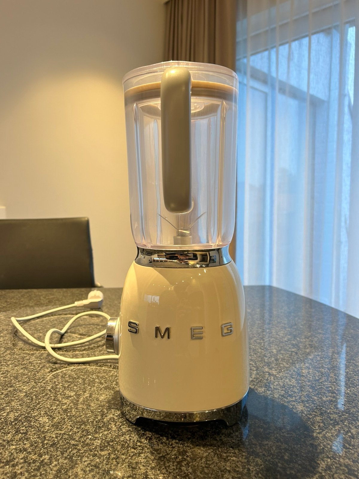 Smeg blender BLF01 crème – 1,5 L – 800 W – retro 50's style, Ophalen, Zo goed als nieuw, Blender