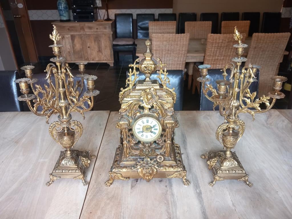 schouwgarnituur, Enlèvement