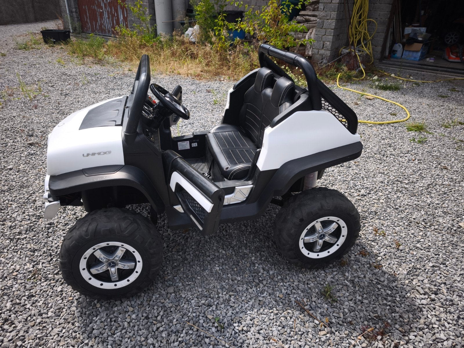 Lot de 2 véhicules électriques enfant 2 places (Mercedes Uni, Enlèvement, Utilisé