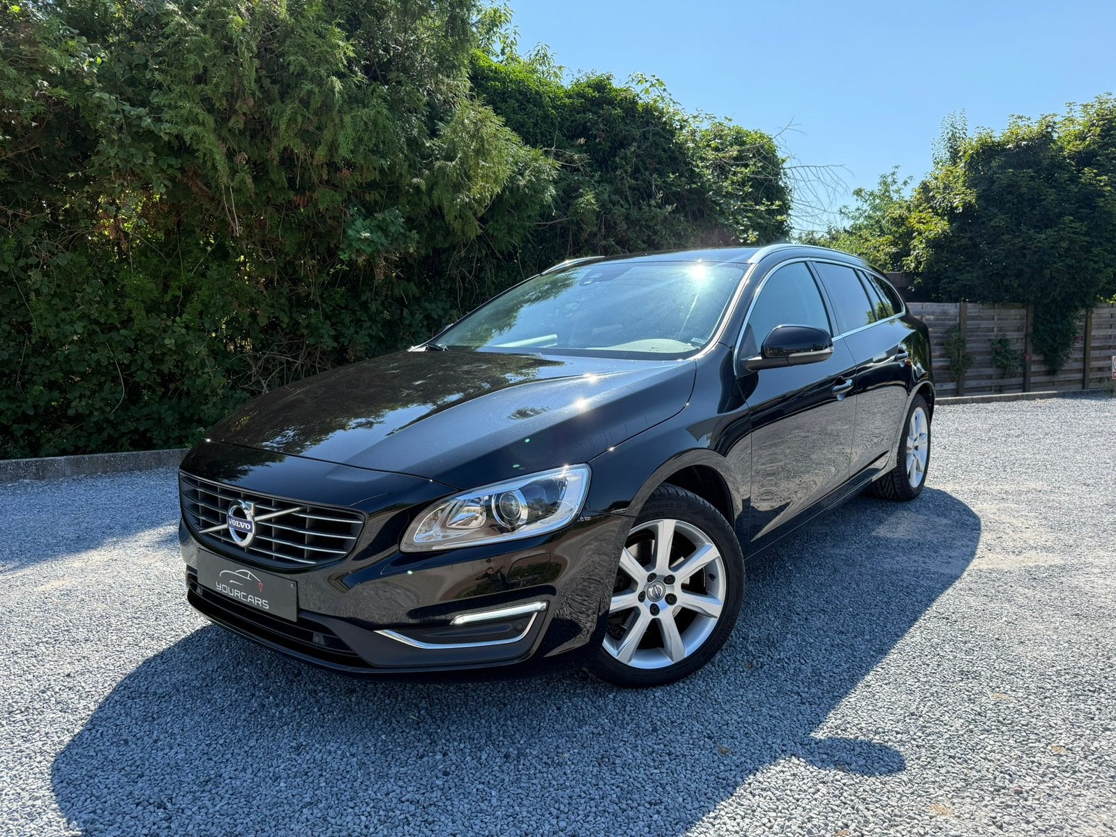 Volvo V60 2.0 D4 * 190 PK  * VOLLEDIGE SERVICE * EURO 6, Automaat, Zwart, Leder, 5 deurs