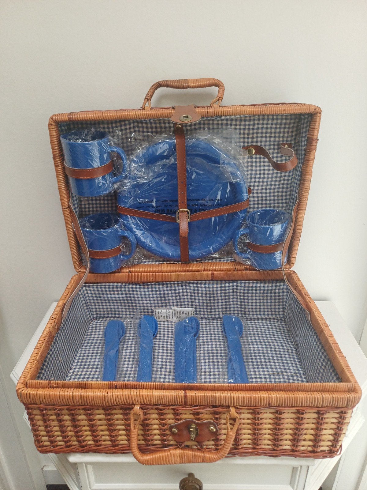 Panier à pique-nique 4 places en osier en parfait état, Enlèvement ou Envoi, Neuf