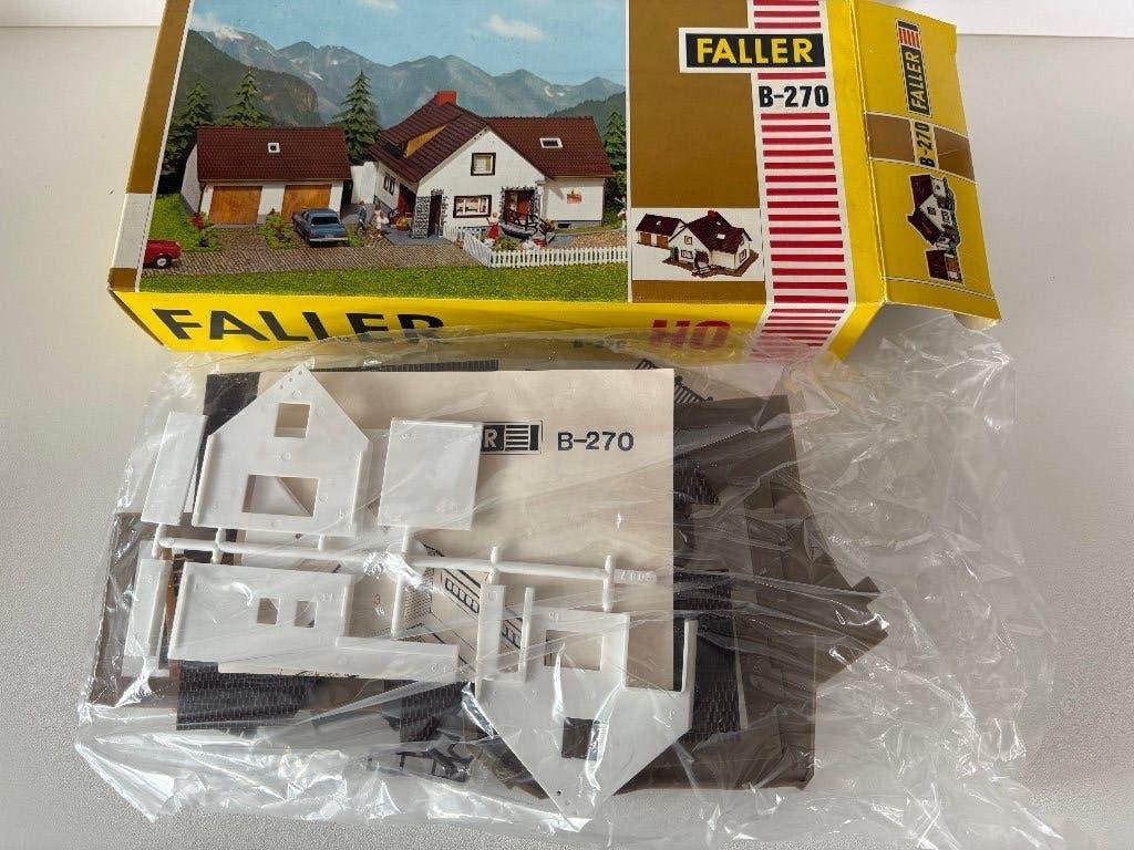FALLER HO - COUNTRY HOUSE AVEC DOUBLE GARAGE - FALLER B-270, Neuf, Autres marques, Pont, Tunnel ou Bâtiment, Courant continu ou Courant alternatif