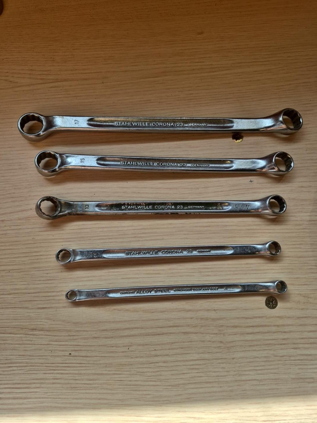 Stahlwille Corona 23 – 5x dubbele ringsleutel 17 mm
15 mm
13, Ophalen of Verzenden, Gebruikt, Gereedschapsset