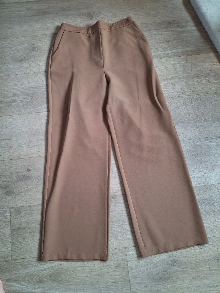 broek Lola&Liza 40 in nieuwstaat, Kleding | Dames, Maat 38/40 (M), Bruin, Lola & Liza, Ophalen of Verzenden