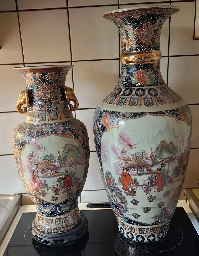 Chinese porseleinen vazen in Satsuma-stijl, Ophalen