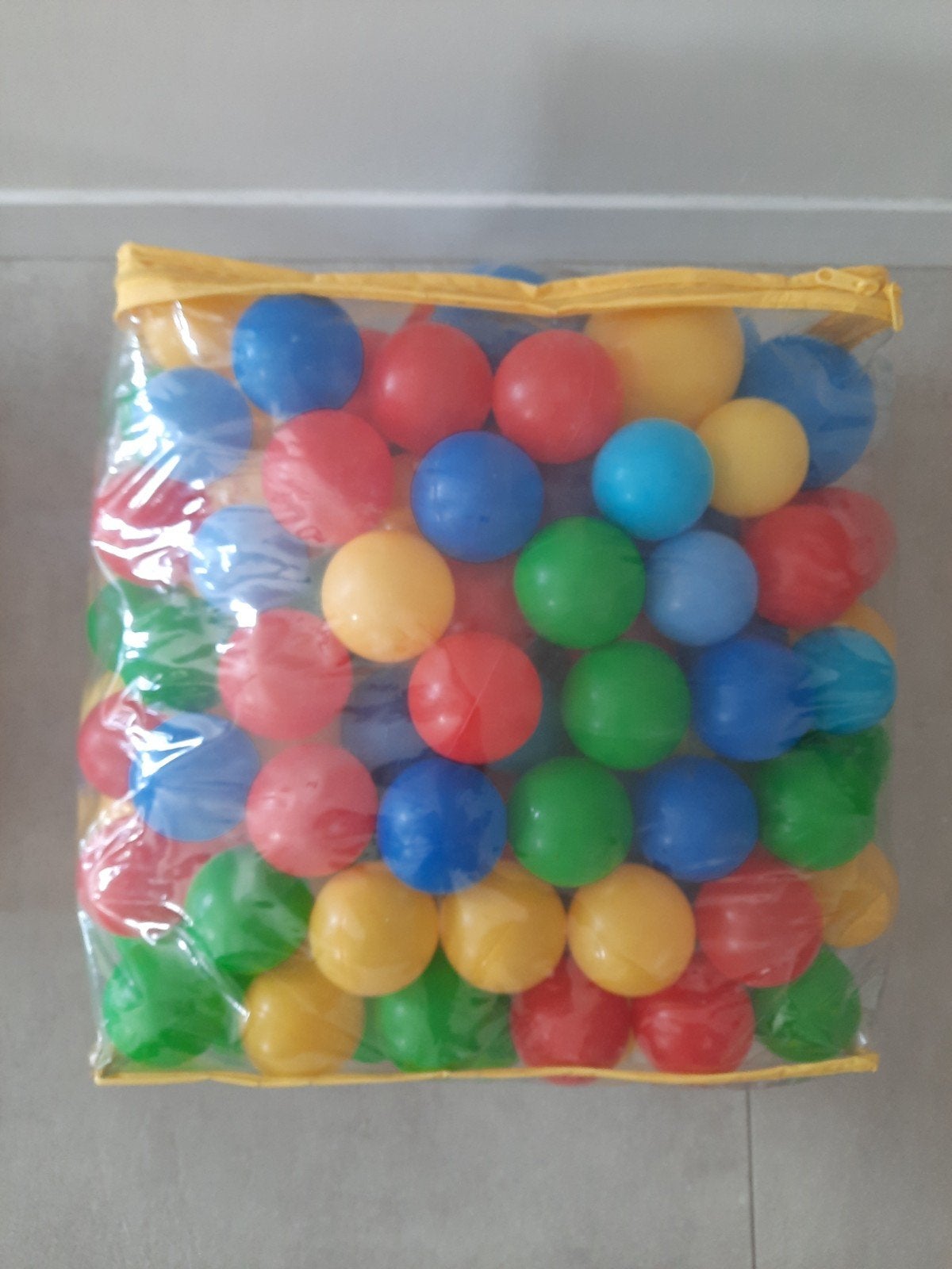 Ballen voor ballenbad, Ophalen