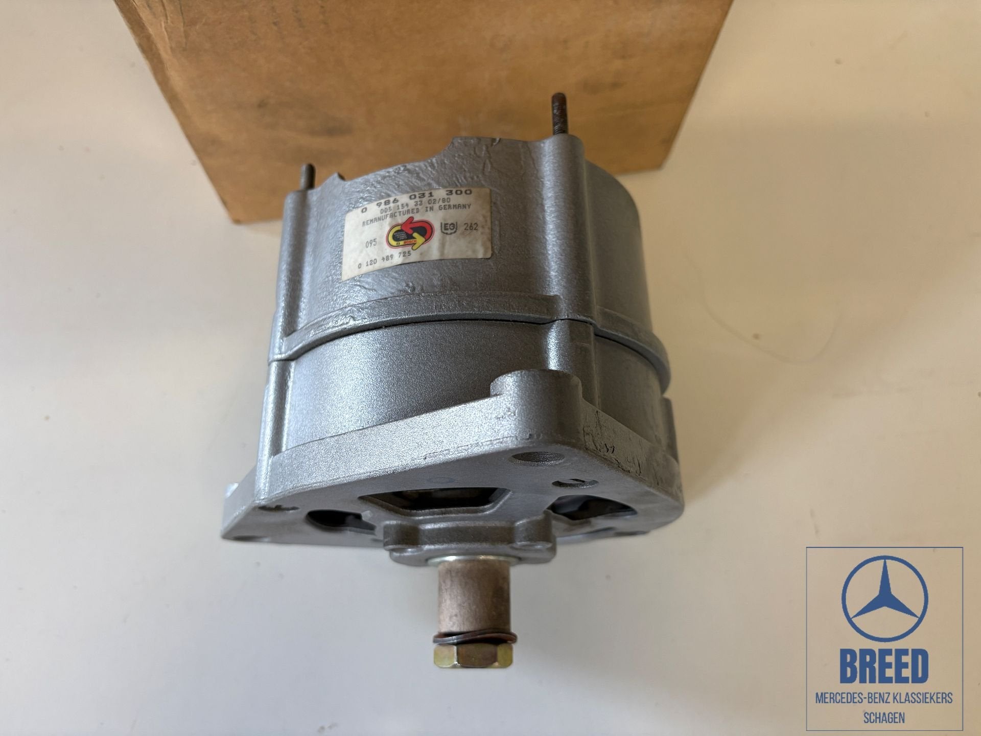 NOS Dynamo voor o.a. Mercedes-Benz Unimog en industriemotor, Autos : Pièces & Accessoires, Neuf, -, -, -