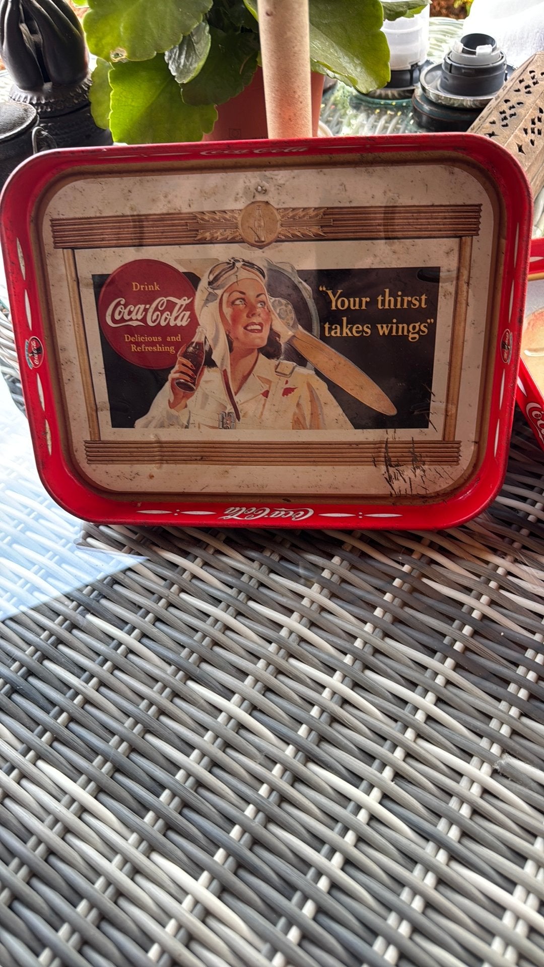 2 plateaux de service Coca-Cola vintage en métal, Collections, Boîte en métal, Enlèvement ou Envoi, Utilisé