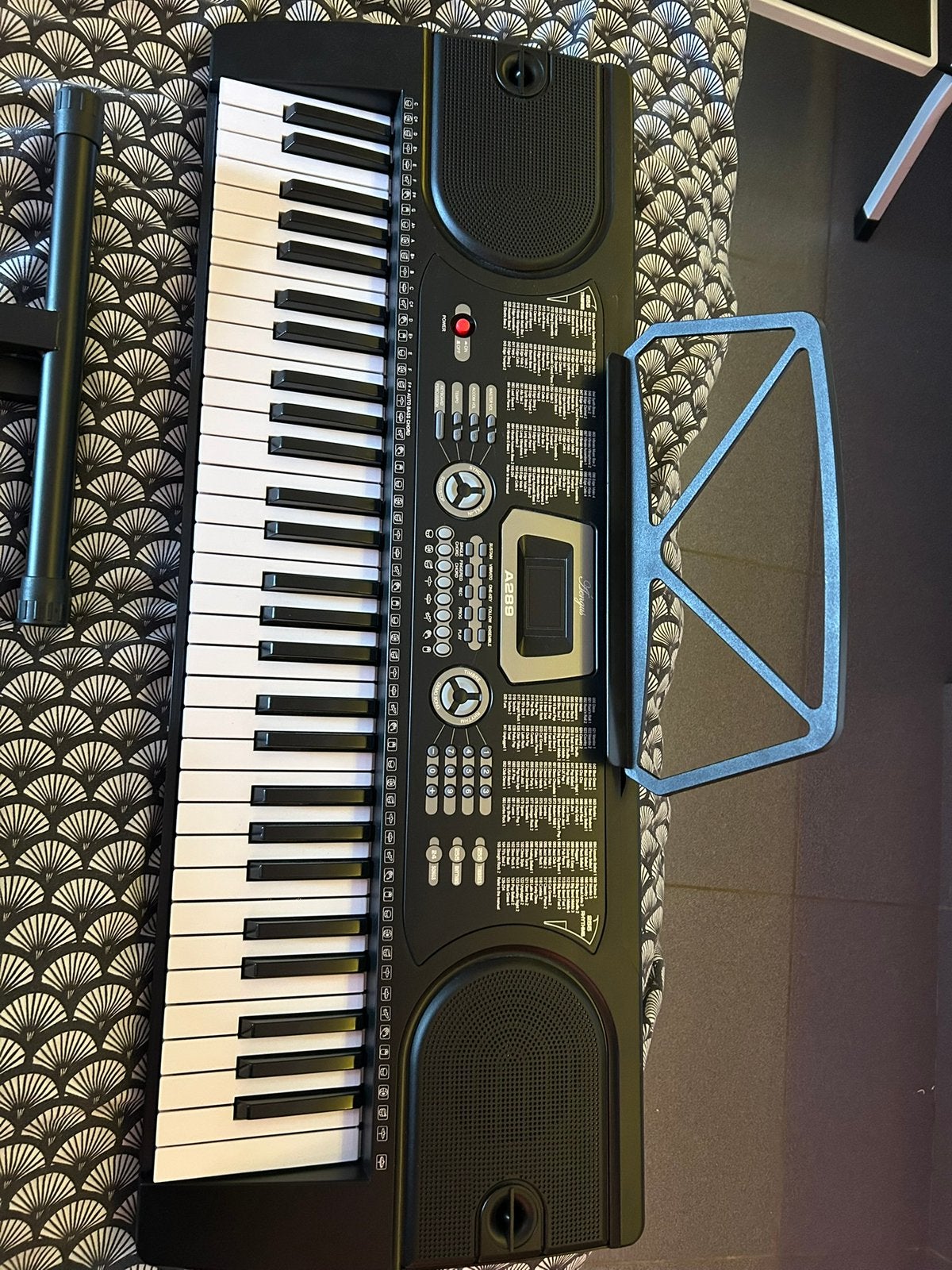 Keyboard, Muziek en Instrumenten, Keyboards, Ophalen, Zo goed als nieuw, 61 toetsen, Overige merken