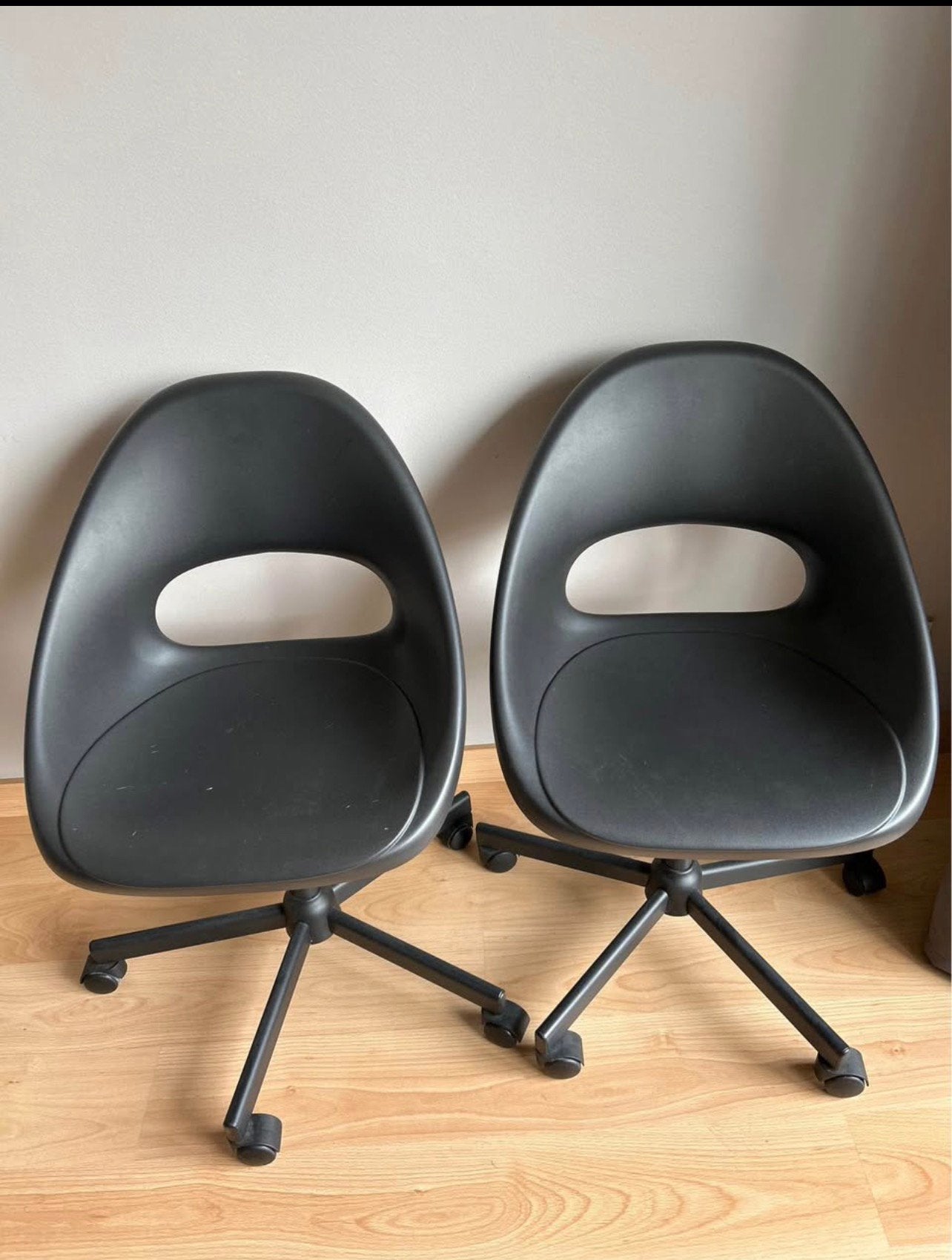 Lot de 2 chaises IKEA noires avec roulettes, Enlèvement, Comme neuf