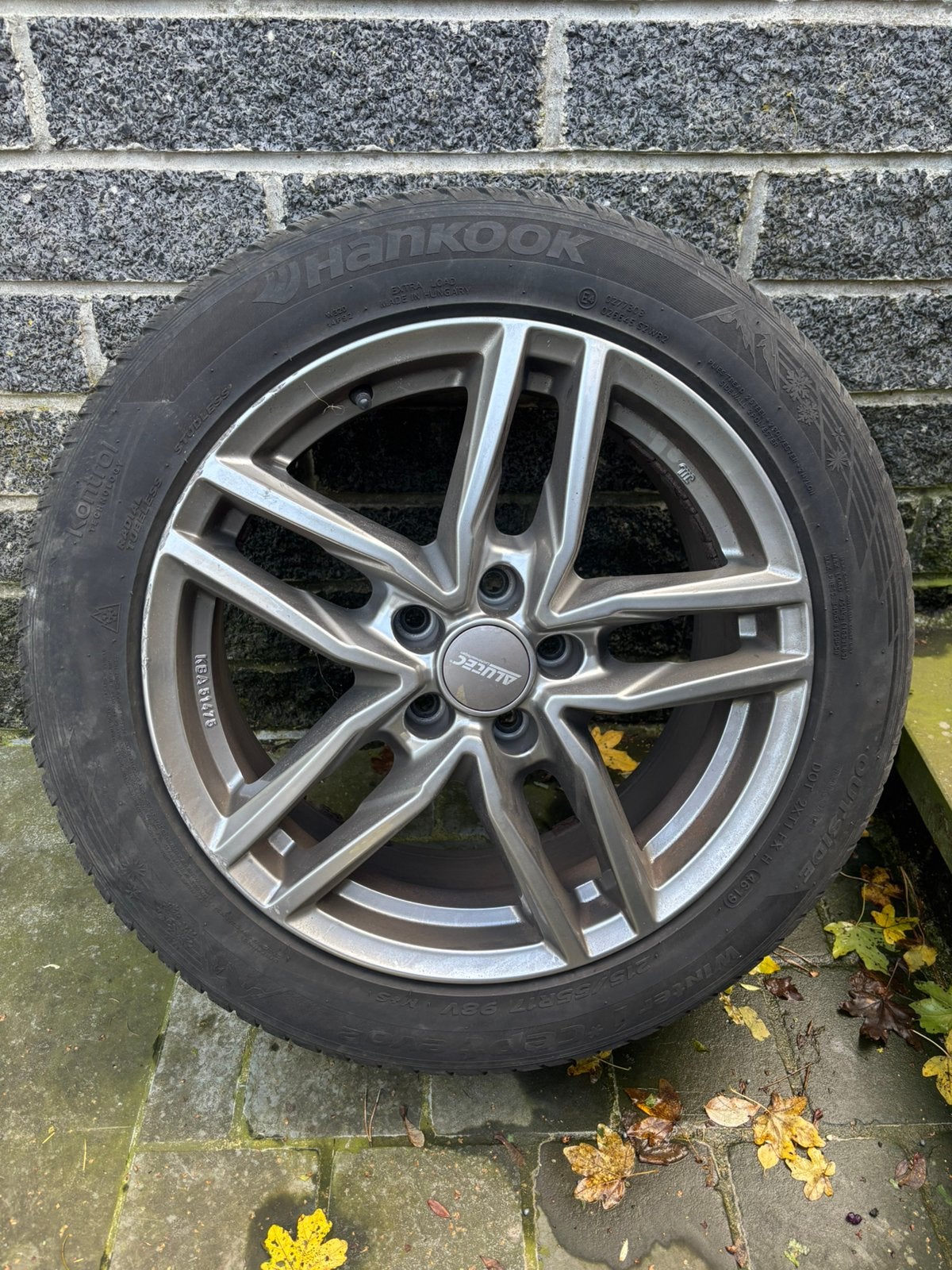 4 Jantes + pneus hiver skoda, vw, seat, audi 17 pouces, Autos : Pièces & Accessoires, Pneus et Jantes, 17 pouces, Enlèvement, Utilisé