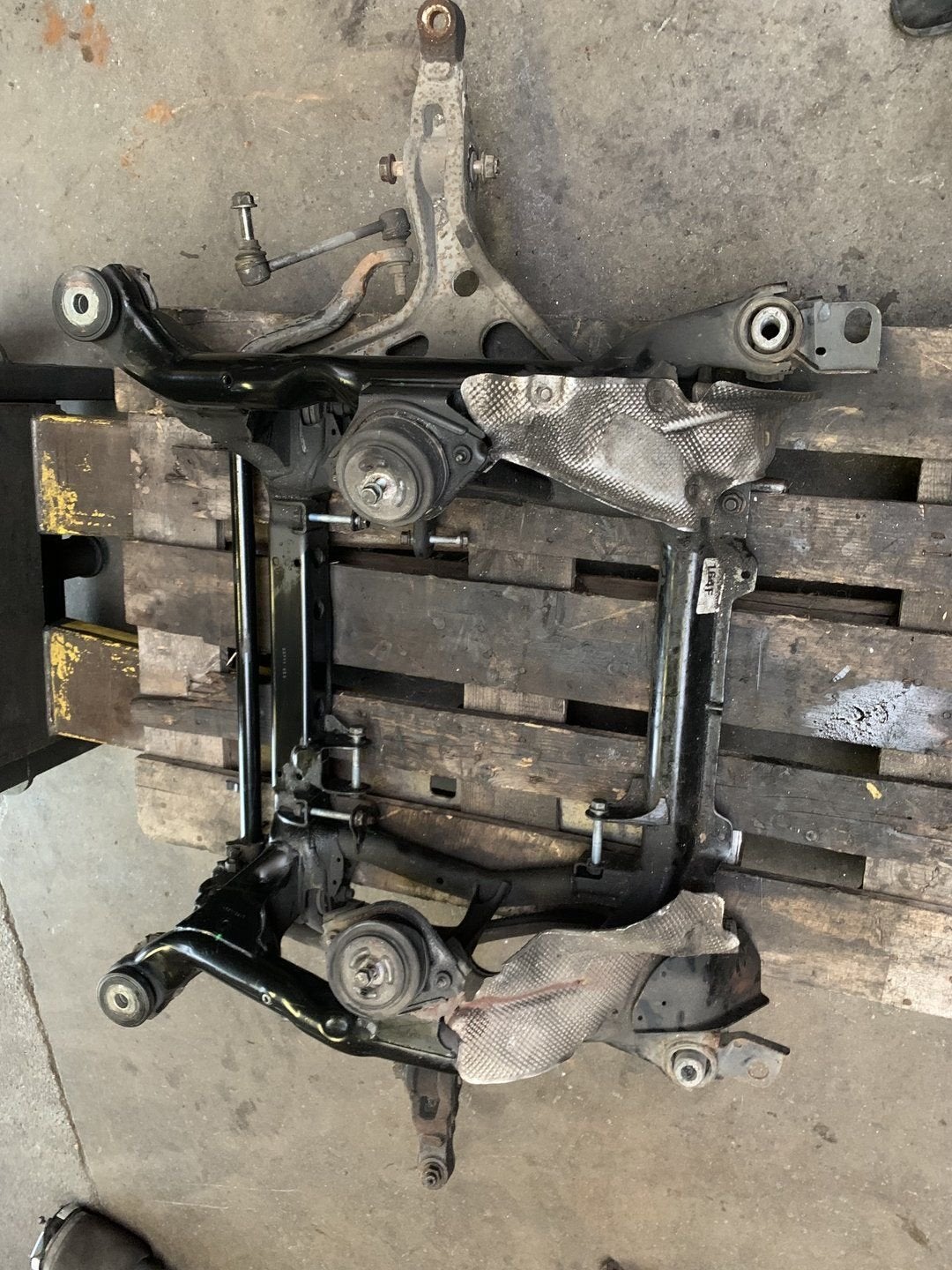 Mercedes-Benz ML W164 4x4 subframe, Ophalen, Gebruikt, -, -