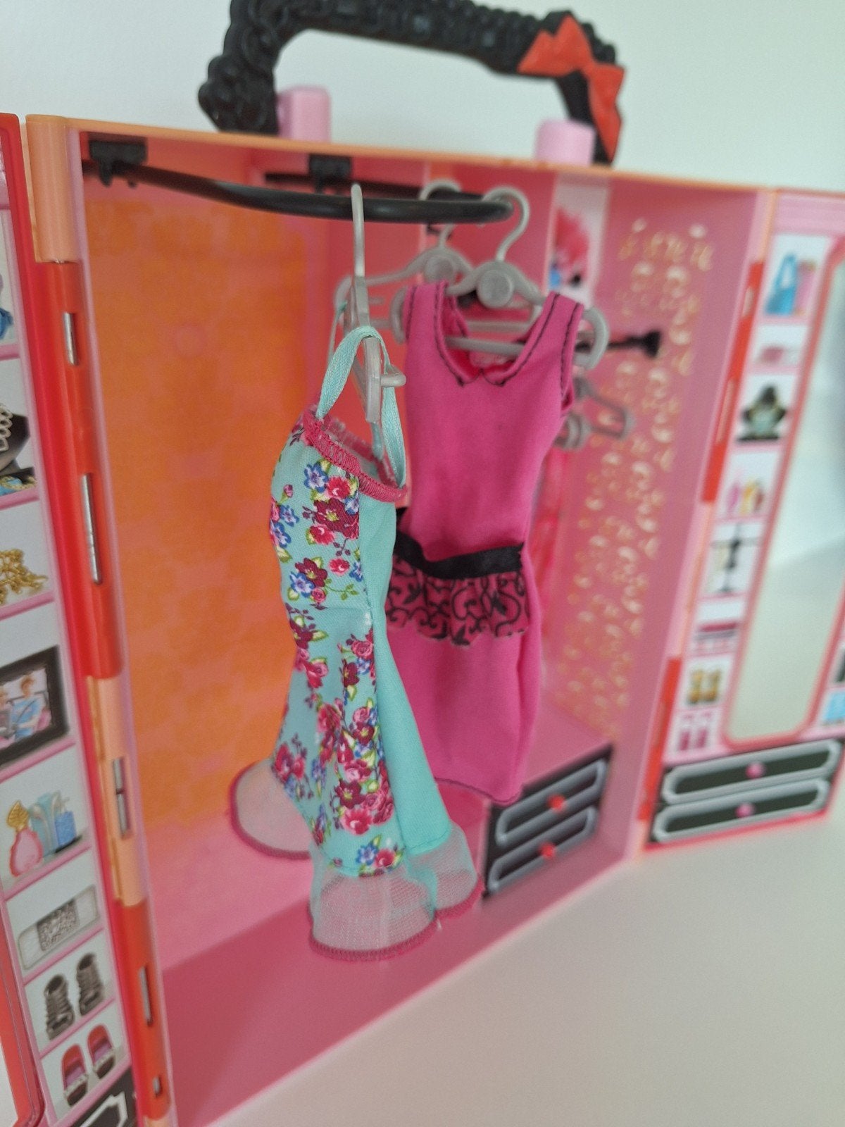 barbie kledingkast, Ophalen of Verzenden