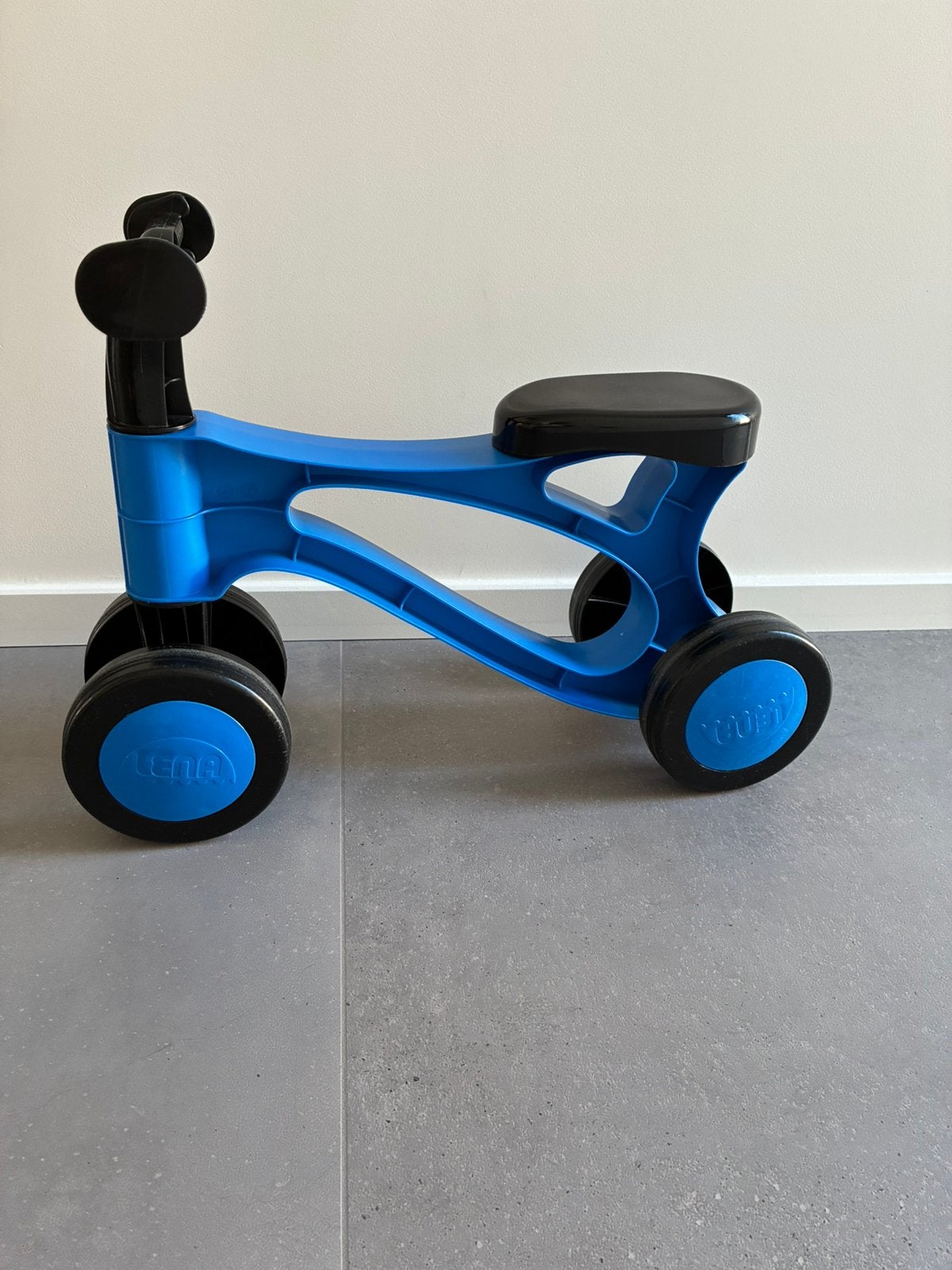 Blauw zwart loopfietsje peuters, Enfants & Bébés, Jouets | Extérieur | Véhicules & Draisiennes, Enlèvement, Comme neuf