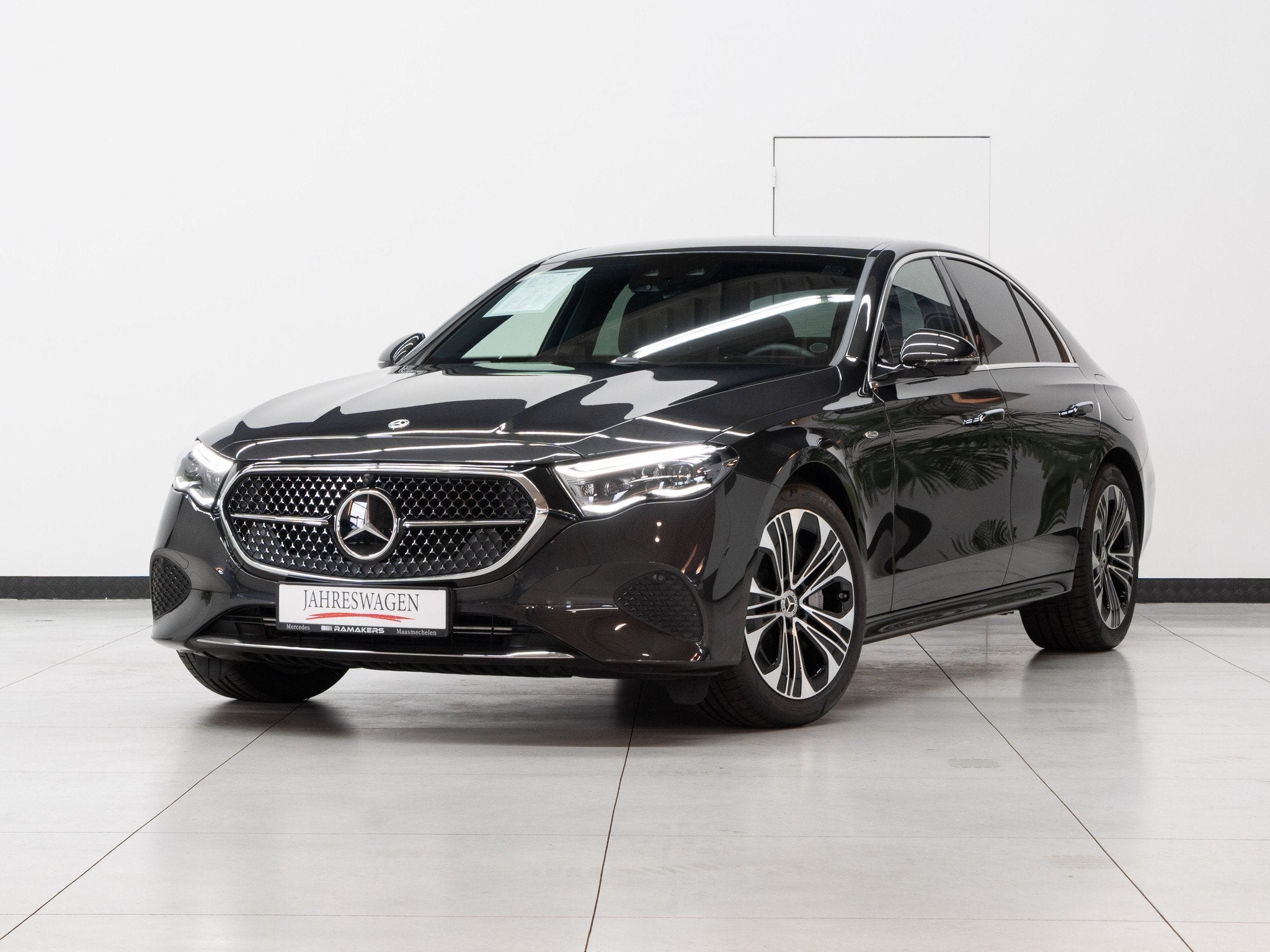 Mercedes-Benz E-Klasse 300 de AIRMATIC Achterassturing DISTR, Autos, Cuir, Argent ou Gris, 4 portes, Entreprise