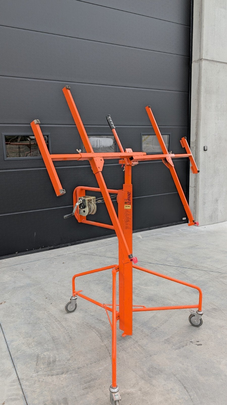 Platenlift Levpano, Bricolage & Construction, Échafaudages, Enlèvement, Utilisé, Autres types, 2 à 5 mètres