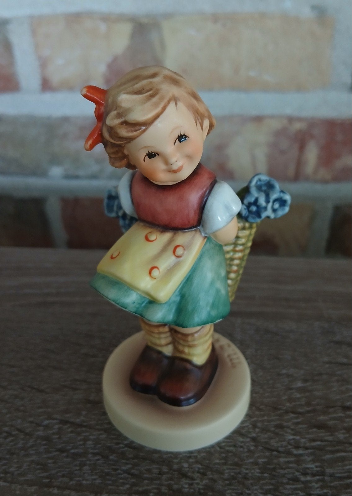 Hummel nr. 377 3/0 - Bashful - 10 cm - TMK 8, Collections, Statues & Figurines, Comme neuf, Hummel, Enlèvement ou Envoi