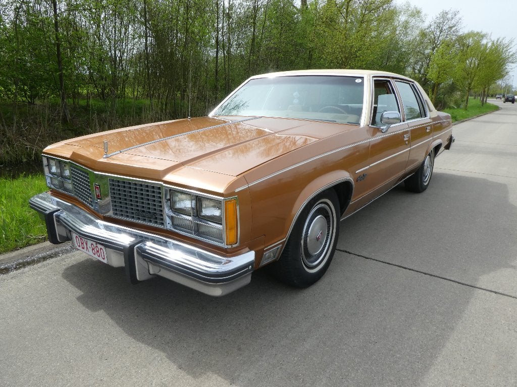 Oldsmobile Regency - Prête à rouler !, Autos, Oldsmobile, Particulier, Essence, 4 portes, Automatique, Beige, Enlèvement