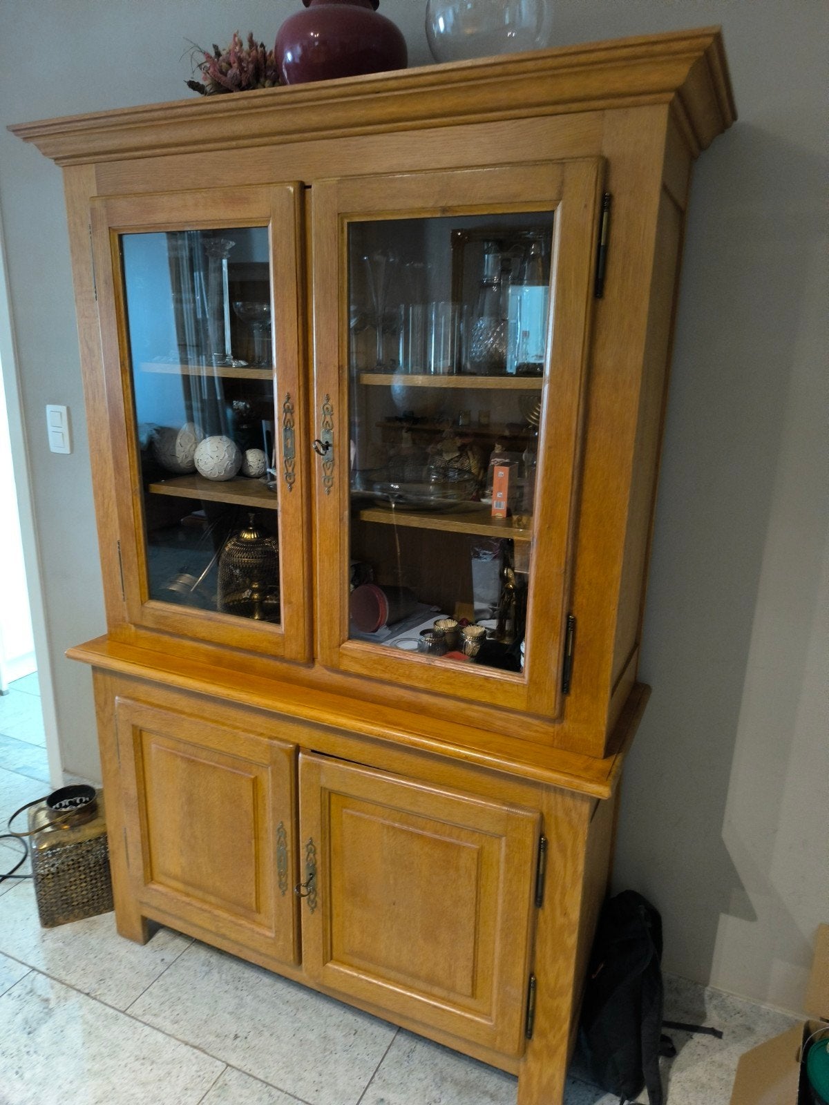 Dressoir en chêne, Enlèvement, Chêne