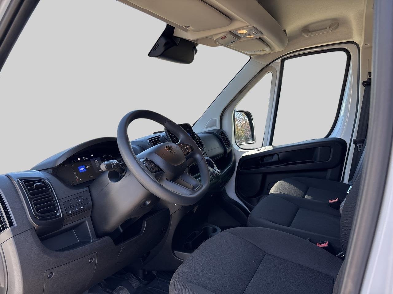 Peugeot Boxer 2.2 BlueHDi S&S 140 335 L3H2 Auto, Auto's, 4 deurs, Stof, Gebruikt, 2500 kg