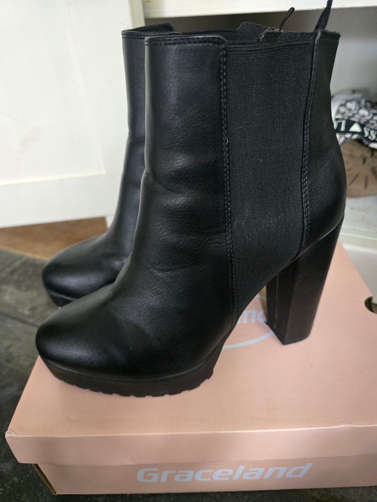 Bottes à talons en cuir, Vêtements | Femmes, Chaussures, Enlèvement