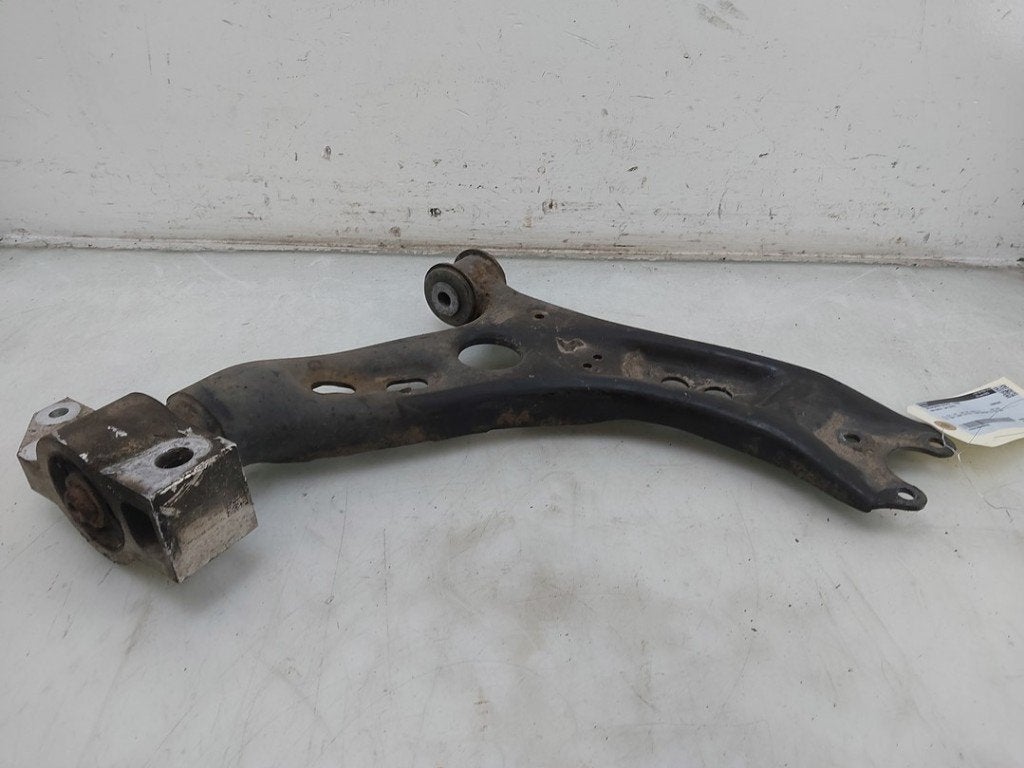 BRAS DE SUSPENSION AVANT DROIT (TRIANGLE) Golf VI (5K1), Utilisé, Volkswagen