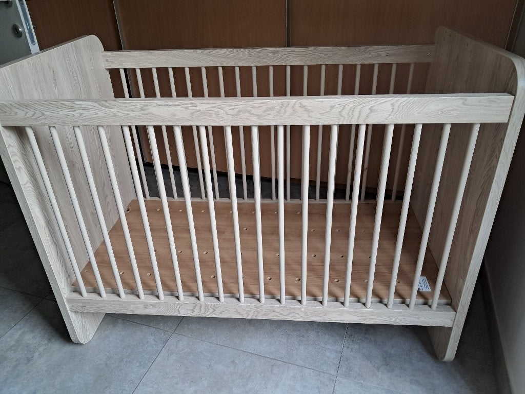 Peuter-kinder bedje, Ophalen, Zo goed als nieuw, Matras