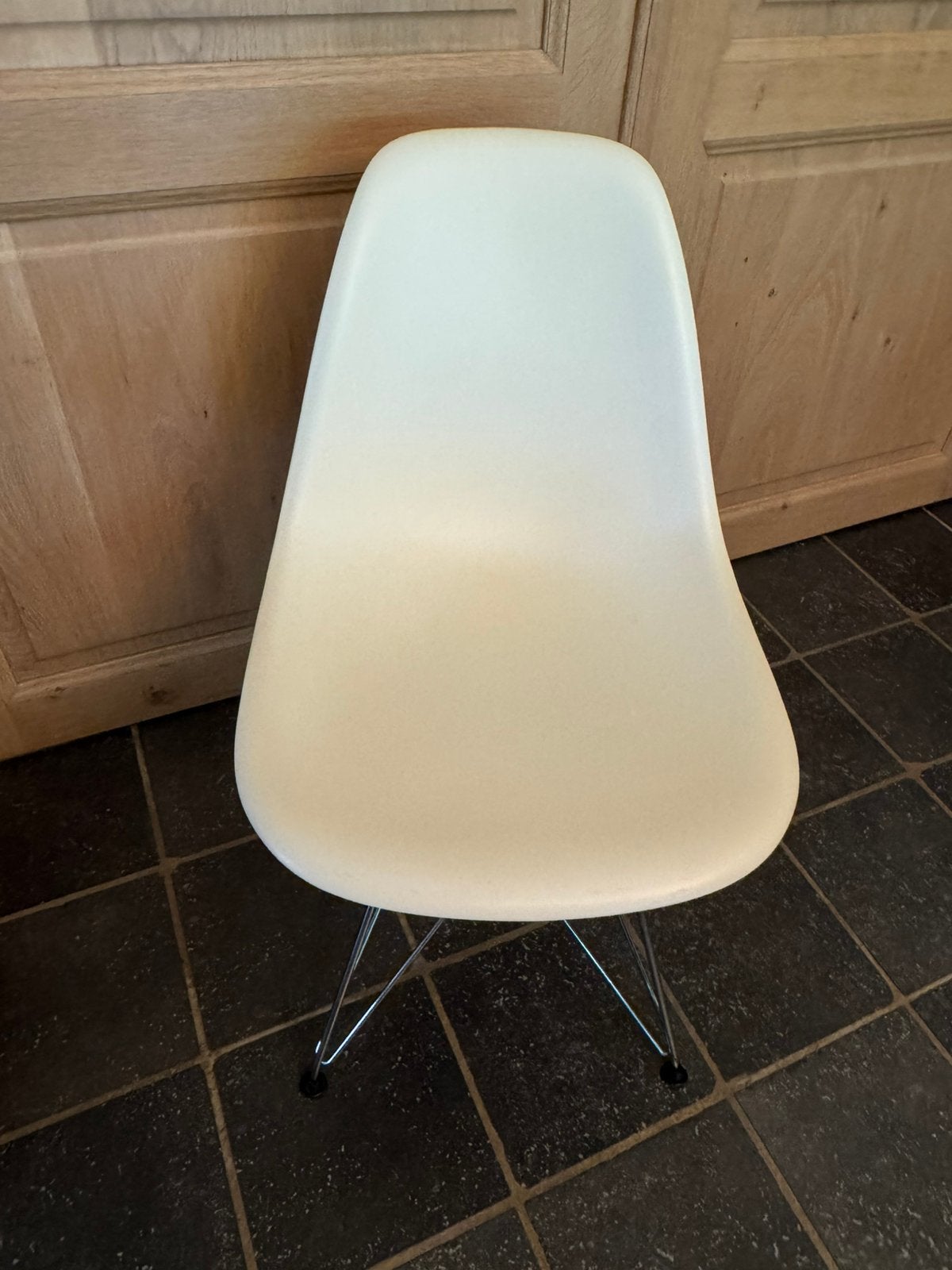 Stoel Vitra Eames in prima staat!, Huis en Inrichting, Ophalen, Kunststof, Gebruikt, Overige kleuren