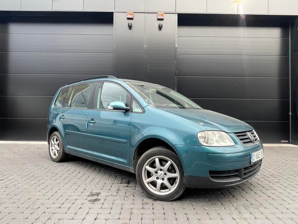 VW Touran 7 Place automatique Contrôl 1.4 essence Clim Gps, Autos, Volkswagen, Achat, Entreprise, Boîte manuelle, Noir