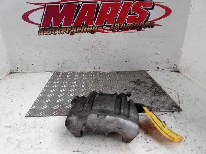 Etrier de frein (pince) avant droit d'un Chrysler 300 C, -, 3 mois de garantie, Utilisé, -
