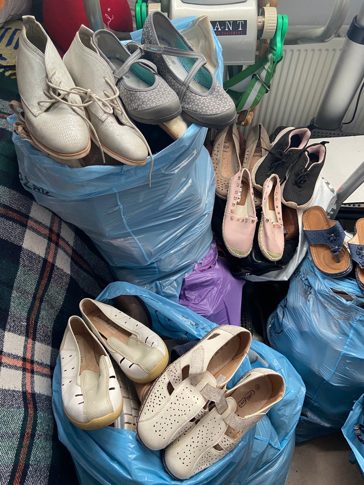 TE KOOP dames heren kinder schoenen En tassen, Ophalen, Zo goed als nieuw, Sandalen