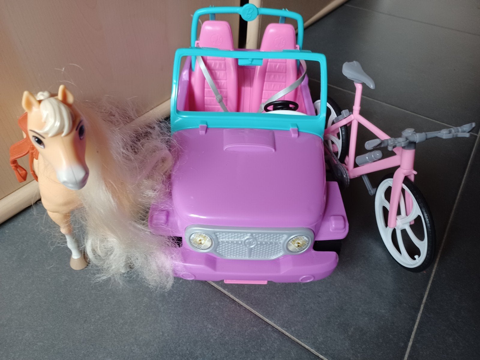 Barbie auto fiets en paard, Enfants & Bébés, Jouets | Véhicules en jouets, Enlèvement ou Envoi