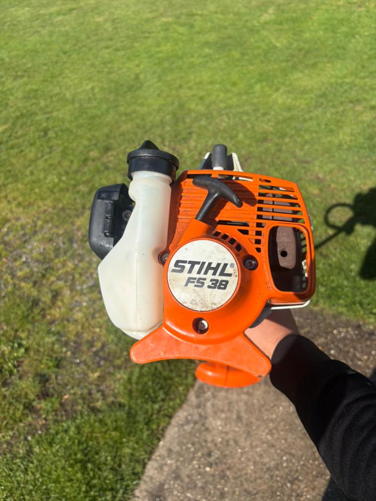 Coupe bordure stihl, Enlèvement, Neuf, Essence, Porté à la main