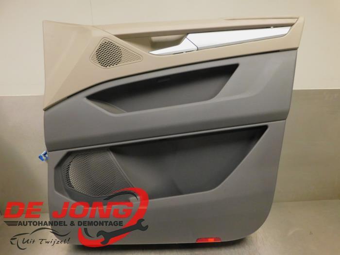 Portierbekleding 4Deurs rechts-voor van een Volkswagen Multi, Auto-onderdelen, Interieur en Bekleding, Gebruikt, -, Volkswagen