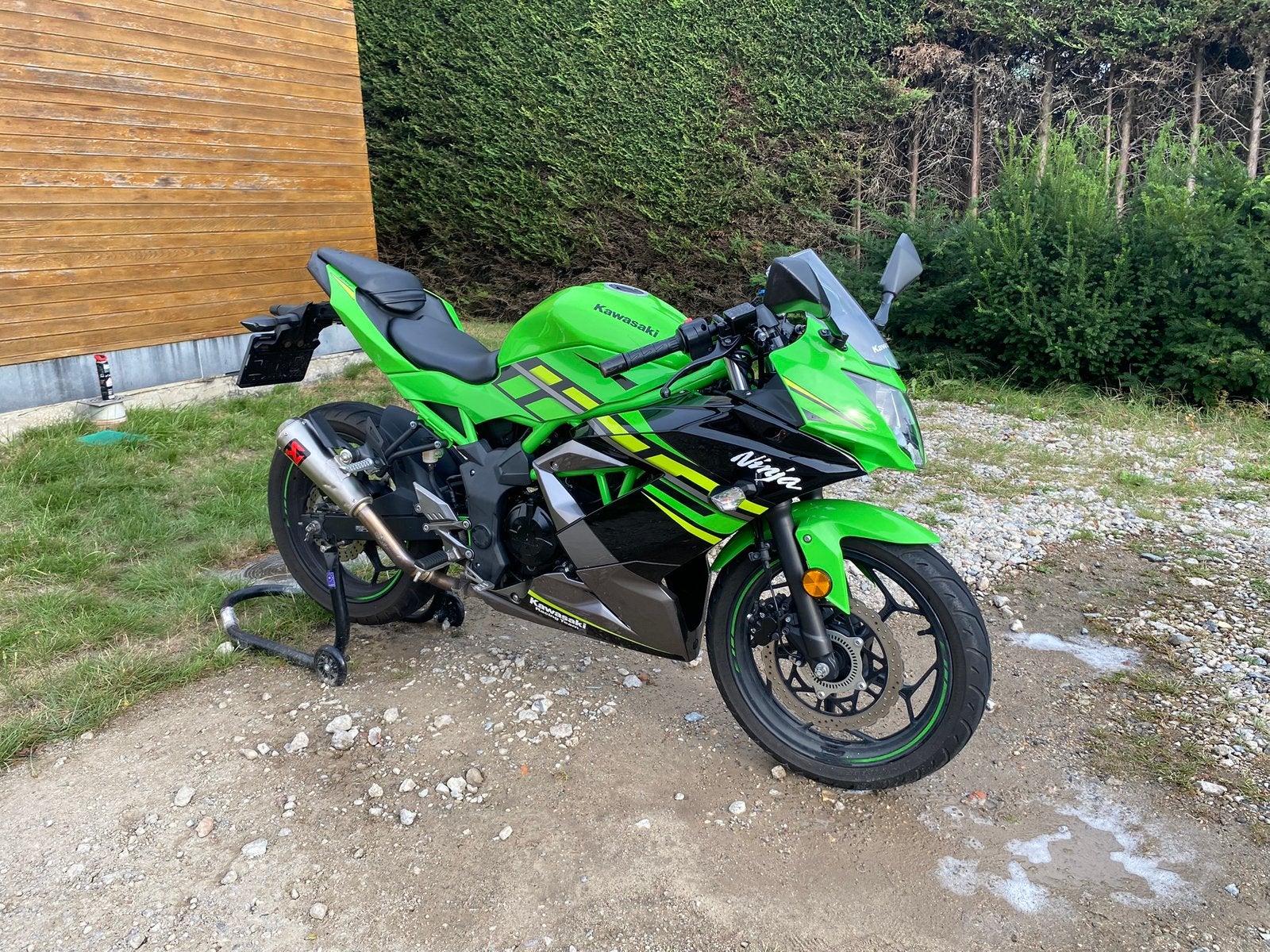Kawasaki Ninja 125 - 2019 avec échappement Akrapovic, ABS, Occasion, Permis Moto A1 minimum, 2 cylindres